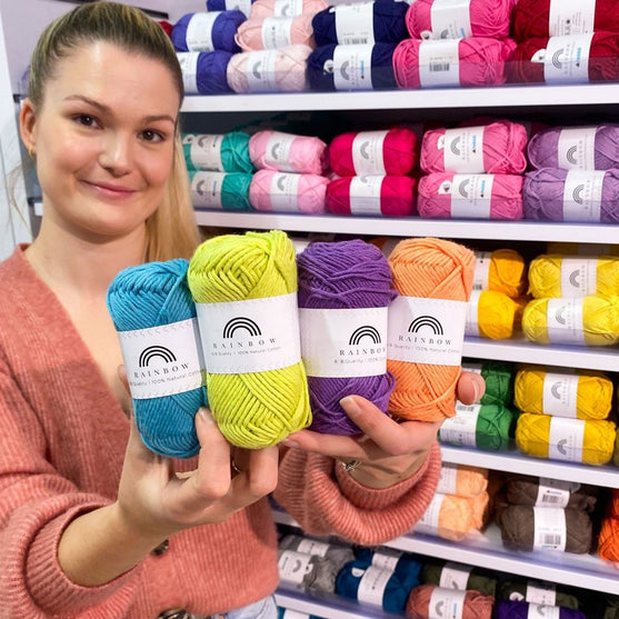 

Rainbow Cotton 8/8 Color Pack - Zestaw 10 włóczek - Hobbii
3